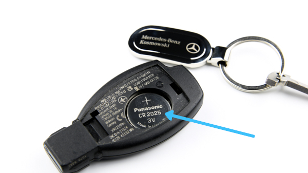 Jak wymienić baterię w kluczyku Mercedes? MercedesBenz